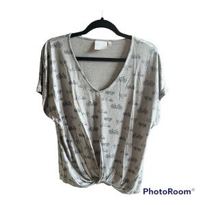 Gray shirt with bicycles